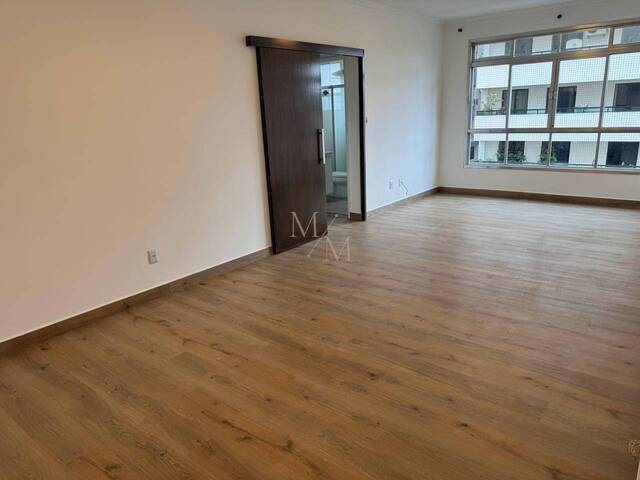 #657 - Apartamento para Venda em Santos - SP