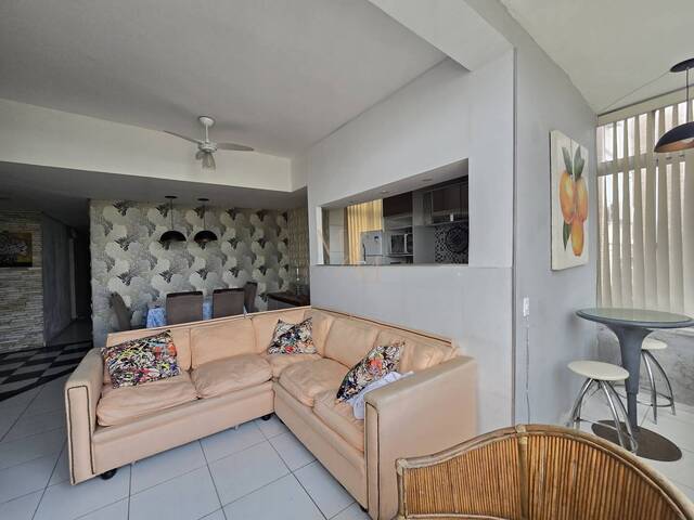 #796 - Apartamento para Venda em Santos - SP