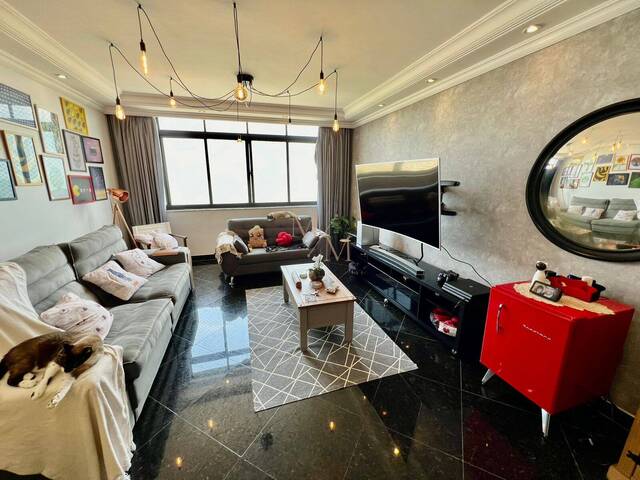 #835 - Apartamento para Venda em Santos - SP