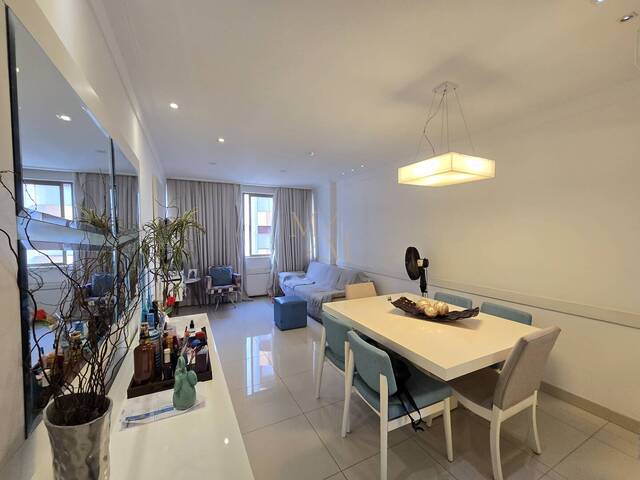 Apartamento para Venda em Santos - 2