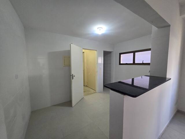 #1062 - Apartamento para Venda em Santos - SP - 2