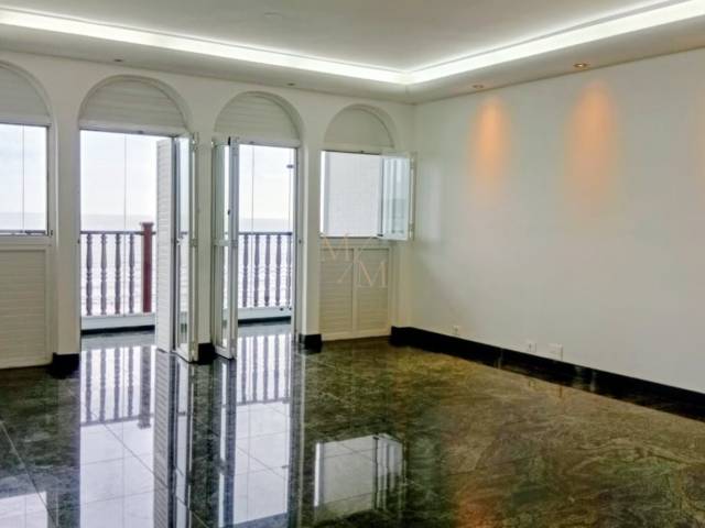 Apartamento para Venda em Santos - 2