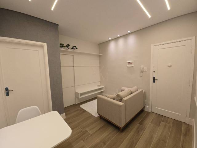 #1160 - Apartamento para Venda em Santos - SP