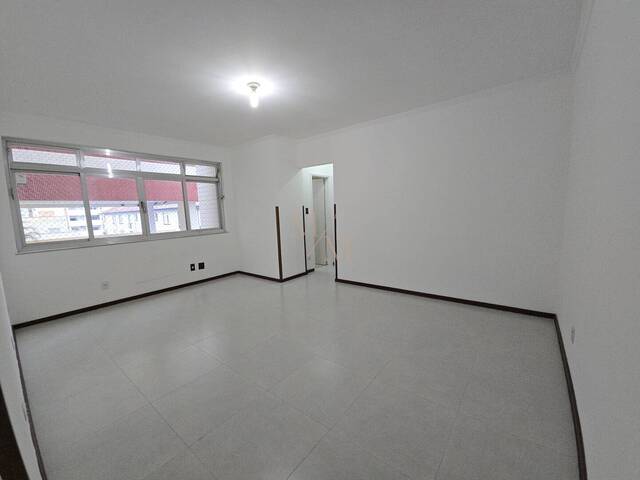 #1199 - Apartamento para Venda em Santos - SP