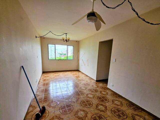 #1200 - Apartamento para Venda em Santos - SP