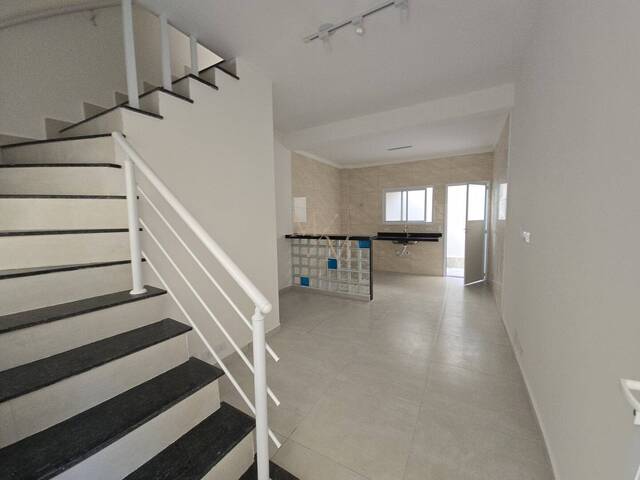 #1211 - Sobrado para Venda em Praia Grande - SP